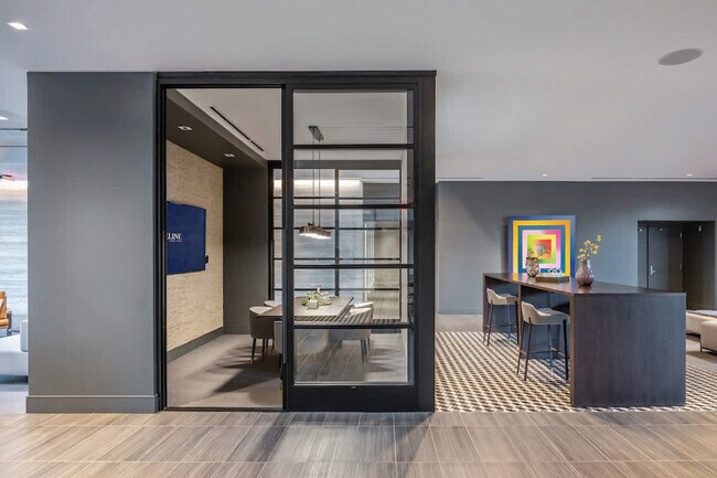 Building Photo - 222 E Jefferson St