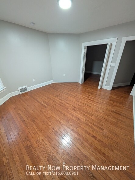 Building Photo - 1434 W 112th St