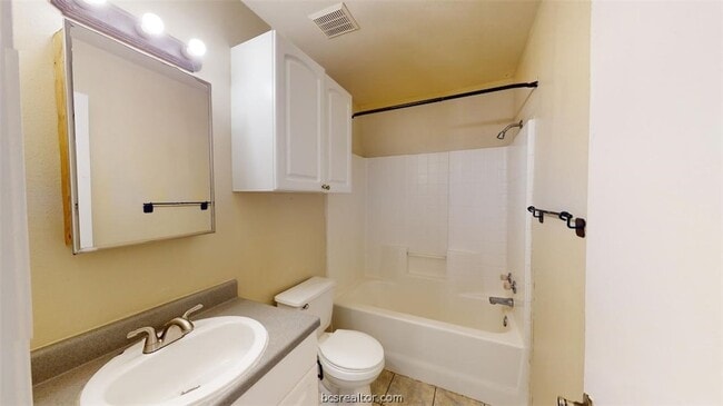 Building Photo - 1141 Oney Hervey Dr