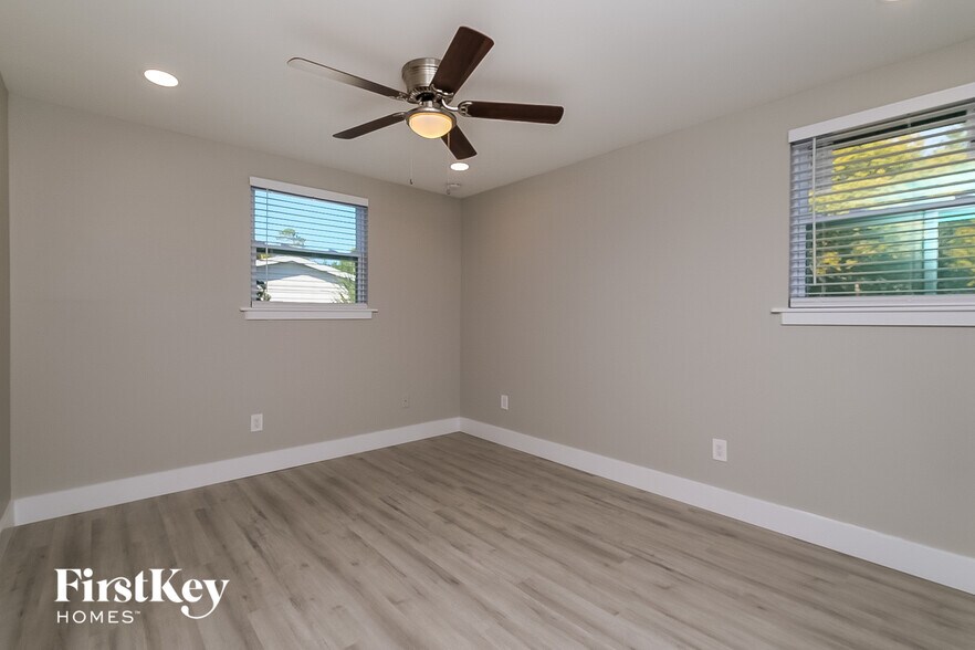 Building Photo - 9479 Purdy St