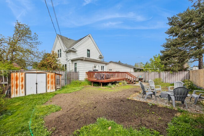 Building Photo - 3926 SE 74th Ave