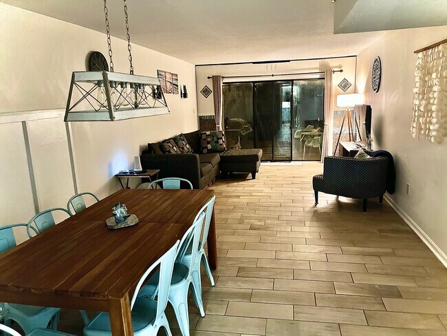 Building Photo - 1809 Crooked Pine Dr