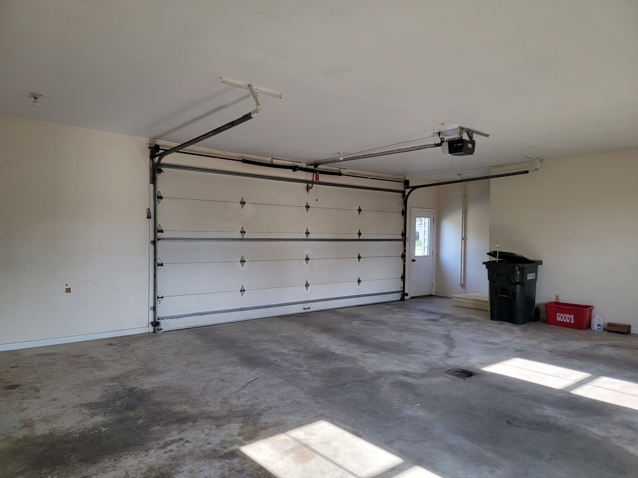 Building Photo - 819 Fruitville Pike