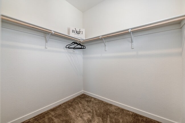 Building Photo - 6930 Peak Way
