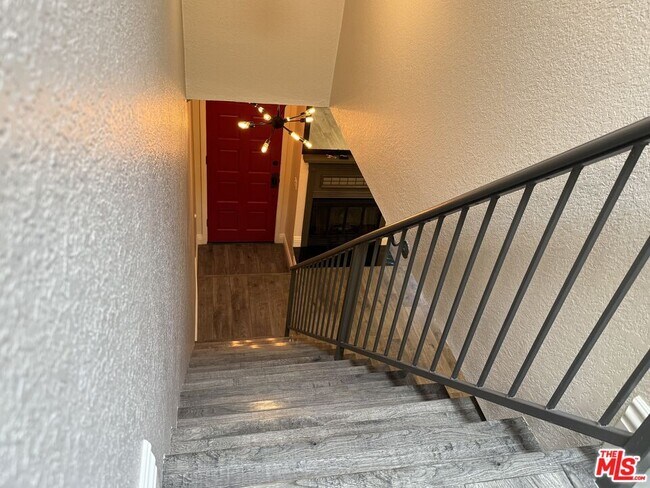 Building Photo - 4260 Cedros Ave