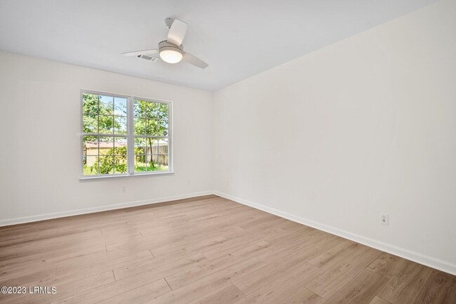 Building Photo - 7 Grandiflora Ln