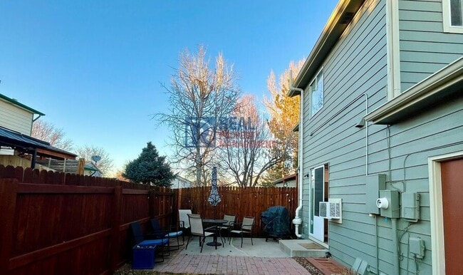 Building Photo - 940 W 133rd Cir