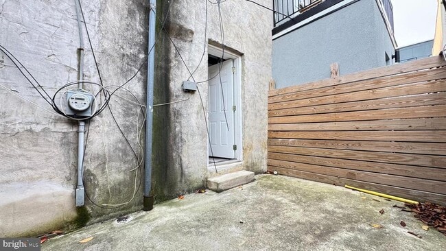 Building Photo - 163 W Palmer St