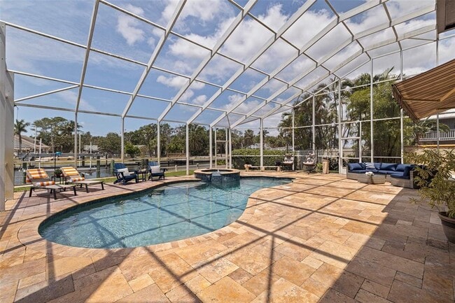 Building Photo - 3931 Pompano Dr SE