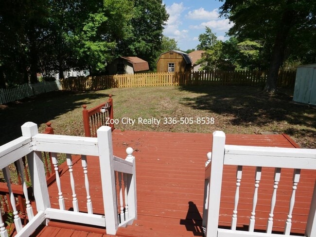 Building Photo - 1805 Rocky Ln
