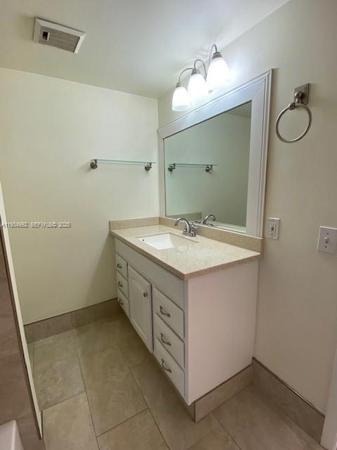 Building Photo - 520 Orton Ave