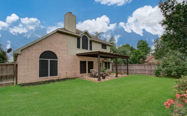 Building Photo - 3203 Blaesser Dr
