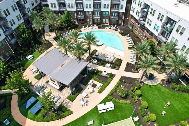 Building Photo - 23233 Western Centre Dr