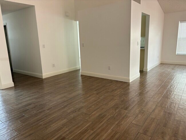 Building Photo - 7296 Via Palomar