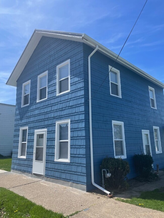 Primary Photo - 409 Tiffin Ave