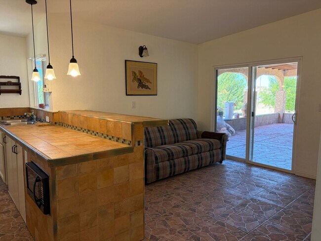 Building Photo - 3Bedroom/1.5 Bath Homeon 2.5 Acres...Rural Living At It's Best and For Only $2100 a Month