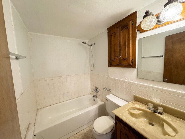 Building Photo - 3912 Gayle Ave