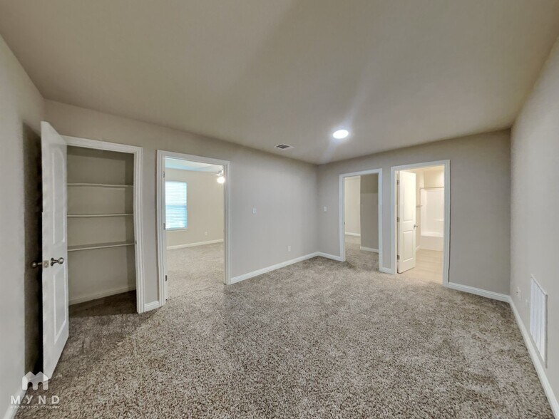 Building Photo - 724 Rolling Terrace Cir