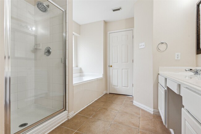 Building Photo - 19511 Ingham Dr