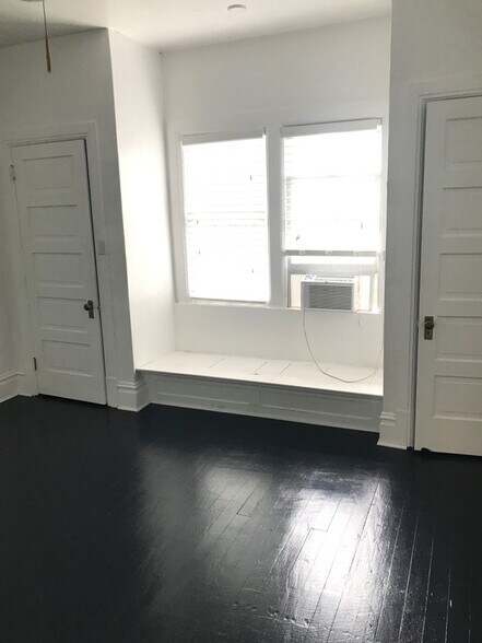 Building Photo - 115 E 200 N