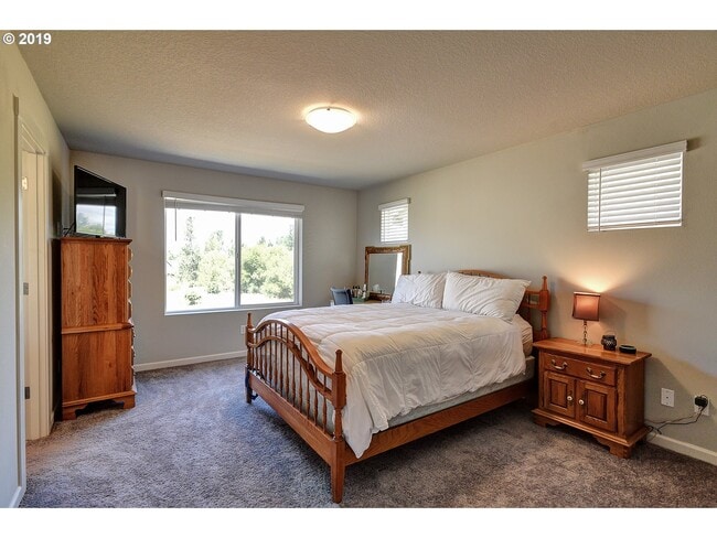 Building Photo - 23078 NE Sockeye St