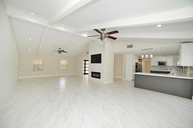 Building Photo - 6943 Giralda Cir
