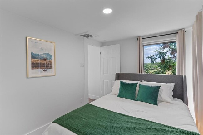 Building Photo - 25413 Pedernales Point Dr