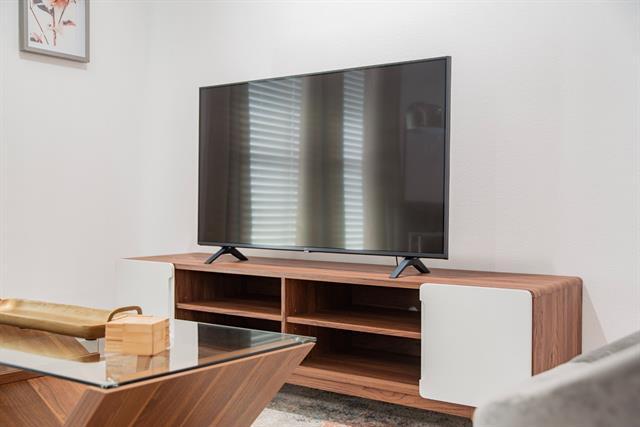 Building Photo - 606 N Marsalis Ave