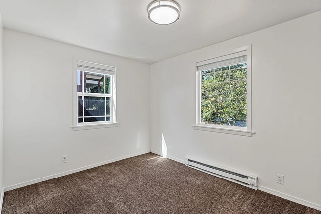 Building Photo - Charming 2 Bed, 1 Bath Rancher w/ Garage! *HOLIDAY SPECIAL: $1,000 OFF!*