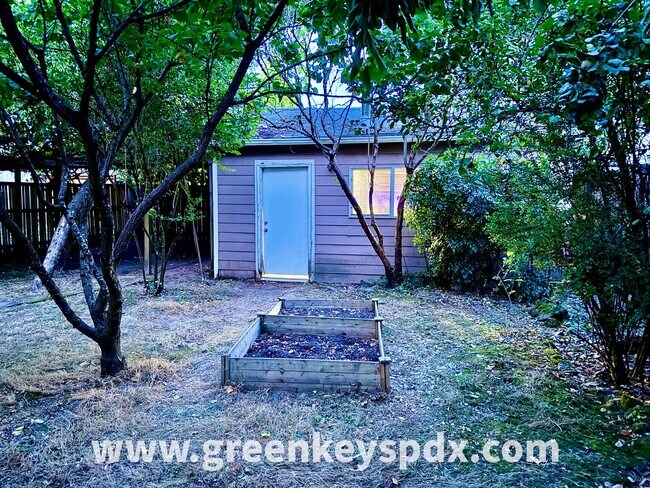 Building Photo - 5434 SE 20th Ave