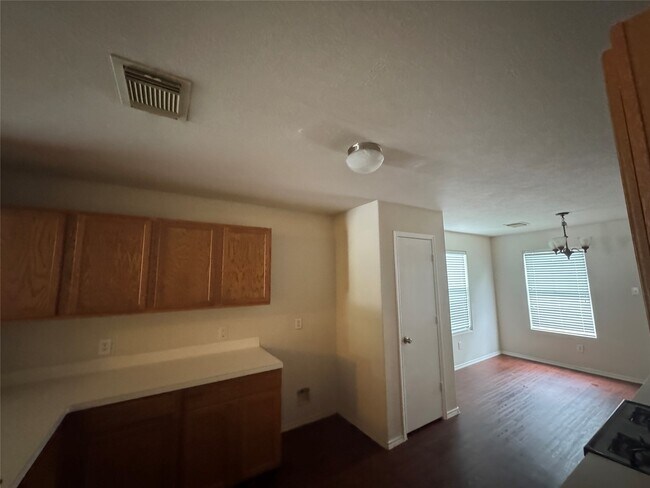 Building Photo - 16942 Reston Glen Ln