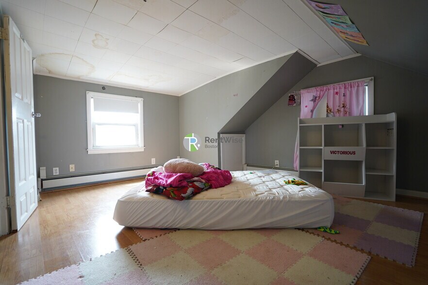 Building Photo - 3 Boline Pl
