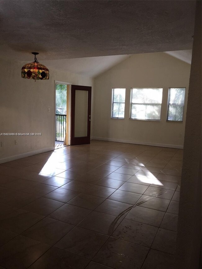 Building Photo - 10440 SW 156th Ct