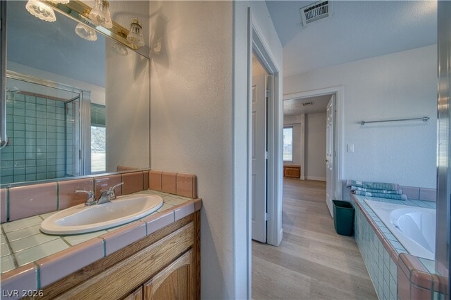 Building Photo - 3000 Pebble Beach Ave