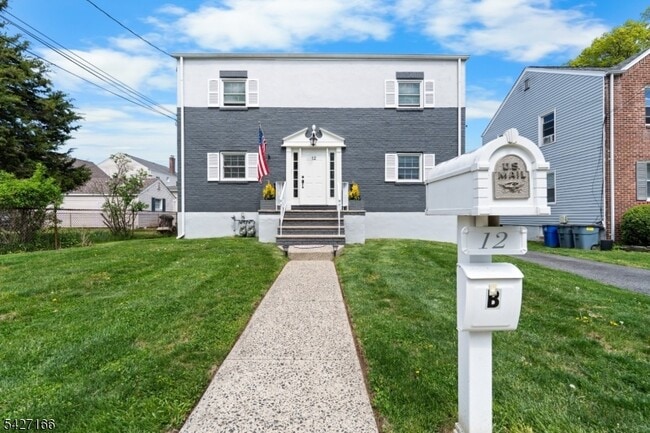 Building Photo - 12 Roosevelt Ave