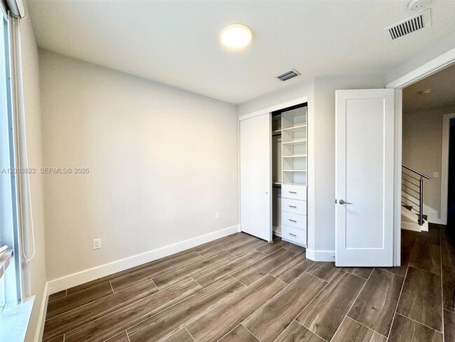 Building Photo - 10560 NW 63rd Terrace