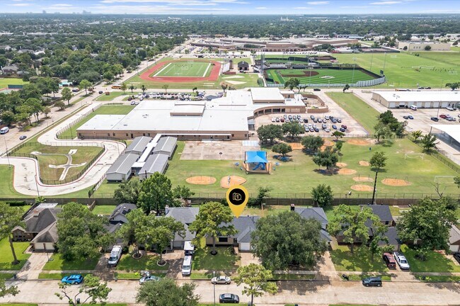 Building Photo - 17523 Hamilwood Dr