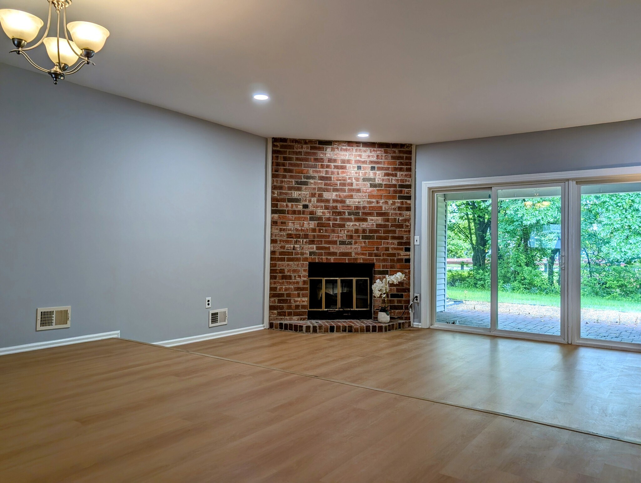 Building Photo - 23 Viburnum Ct