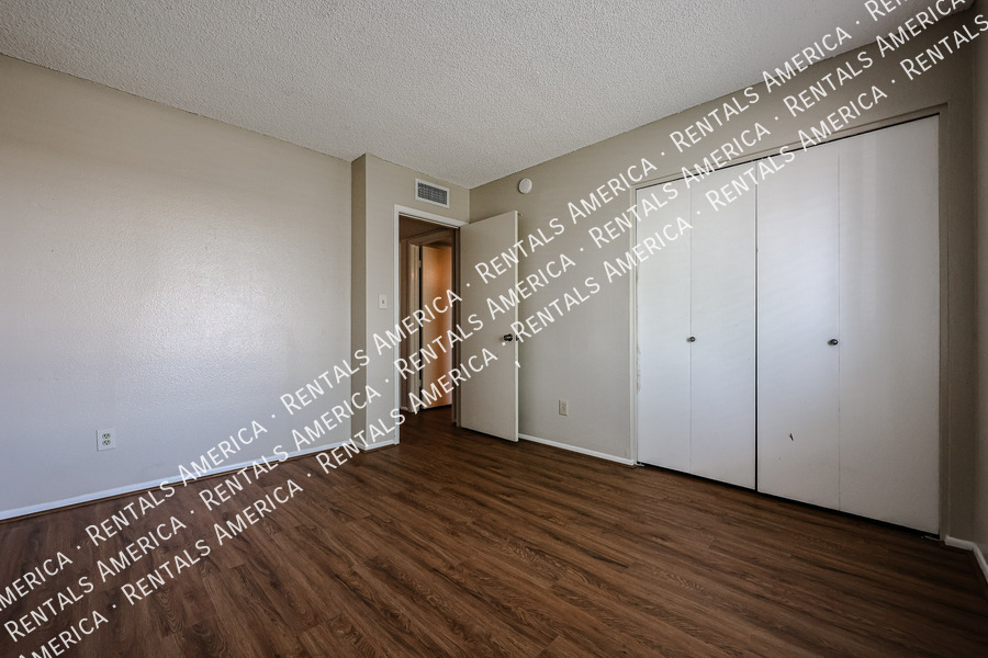 Building Photo - 2466 W Onza Ave