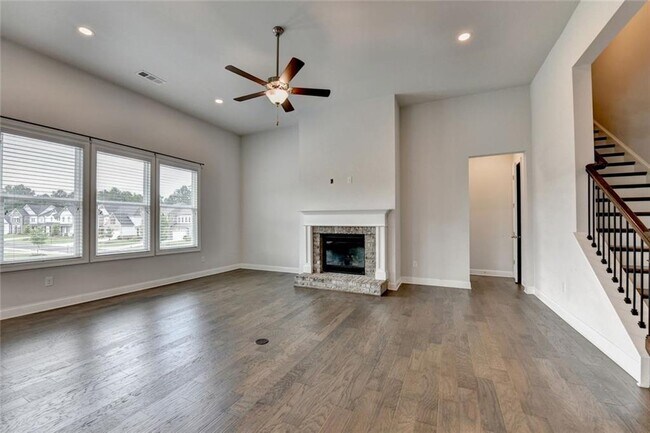 Building Photo - 3695 Andover St