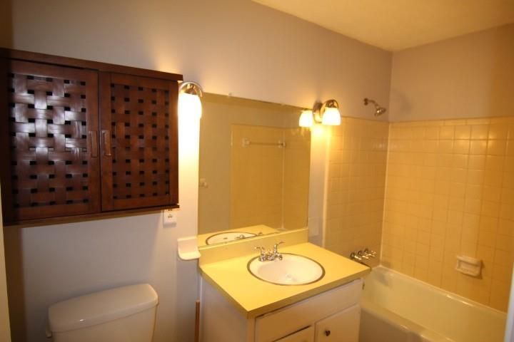 Building Photo - 3765 Manor House Dr