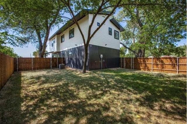 Building Photo - 10803 Mandalay Dr