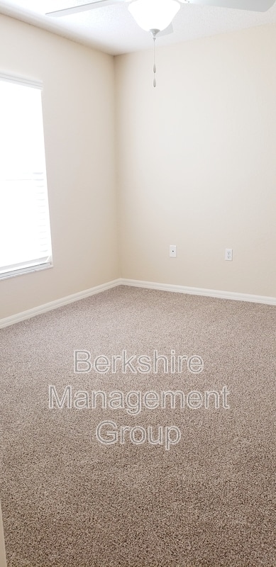 Building Photo - 1132 Brook Meadow Dr