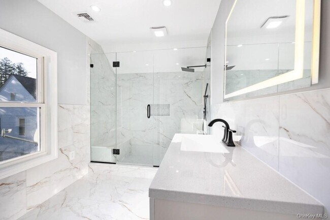 Building Photo - 178 N Ocean Ave