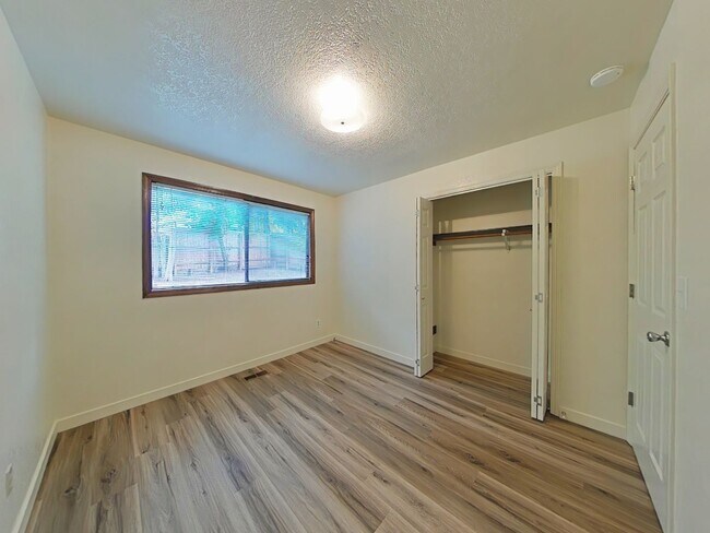 Building Photo - Remodeled 3 Bedroom House ~ North Corvallis