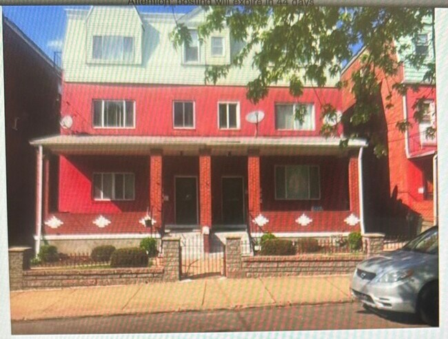 Building Photo - 8 Oakland Sq