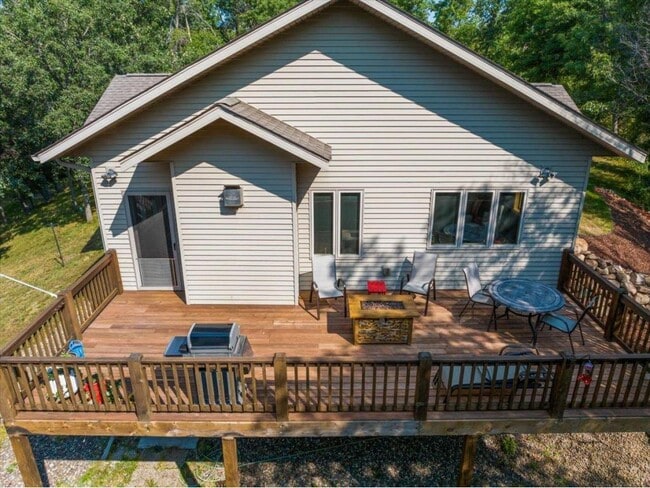 Building Photo - 11423 Fawn Lake Rd