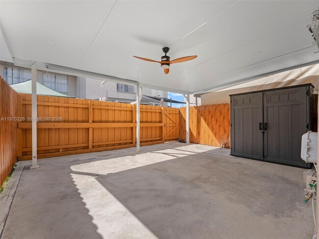 Building Photo - 1096 W 42nd Pl