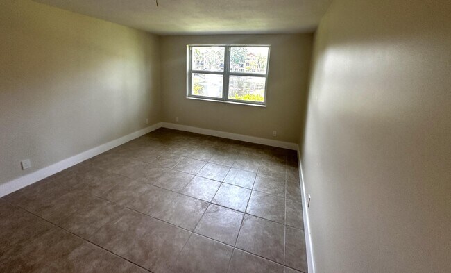 Building Photo - 8955 Wiles Rd