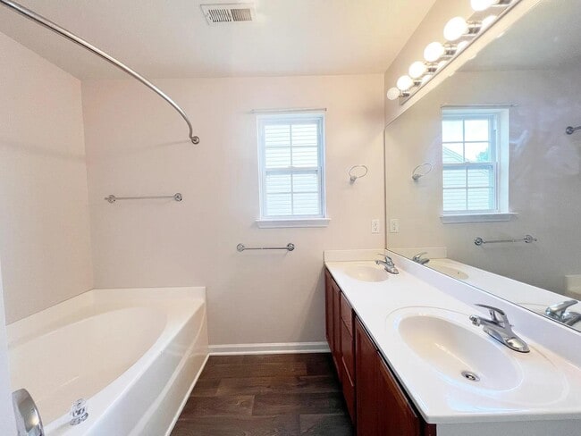 Building Photo - 616 Fountain Brook Ln